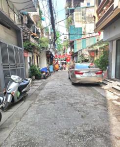 CHÍNH CHỦ CẦN BÁN GẤP NHÀ BA ĐÌNH GIÁP RANH TÂY HỒ, HOÀN KIẾM Ô TÔ ĐỖ CỬA 62M X 2 TẦNG 8,4 TỶ